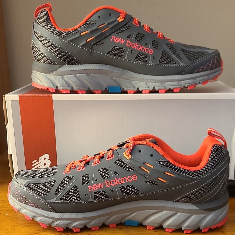 New Balance Charcoal and Coral Trail Shoes Size 11 D
